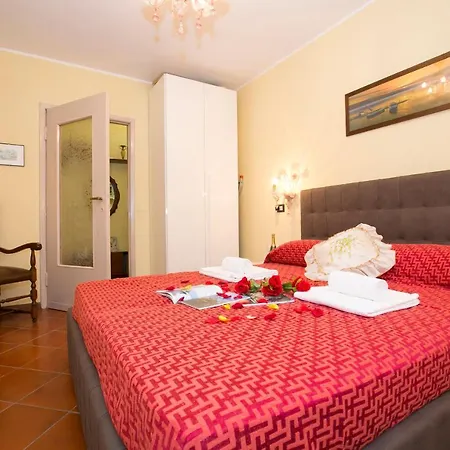 Sleeps 7 *