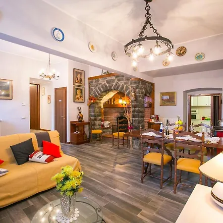 Sleeps 7 Сasa de vacaciones *