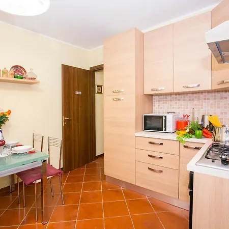 Sleeps 7 * Mezzegra
