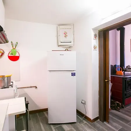 Sleeps 7 Mezzegra